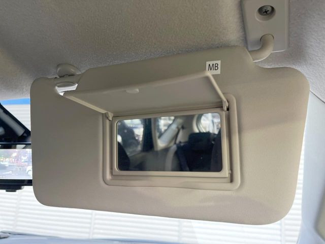 �y�o�j�e�B�~���[�z�T���o�C�U�[���ɐݒu���ꂽ�~���[�Őg�����Ȃ݃`�F�b�N!������Ƃ������C�N�����ɂ����􂵂܂���