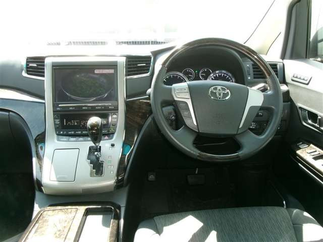 ヴェルファイアハイブリッド2.4 ZR 4WD