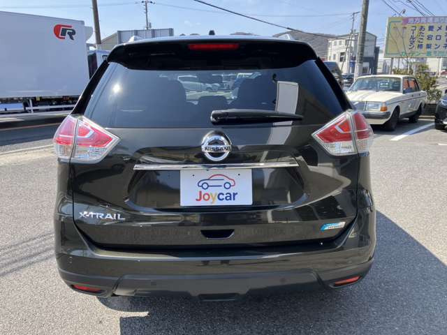 ���Ɏ��ɑ��s�`�F�b�N���s���Ă���A�[�ԑO�ɂ̓f�B�[���[�ɂē_�����������{������Ŕ[�Ԃ����Ă��������܂��̂ł����S���������B