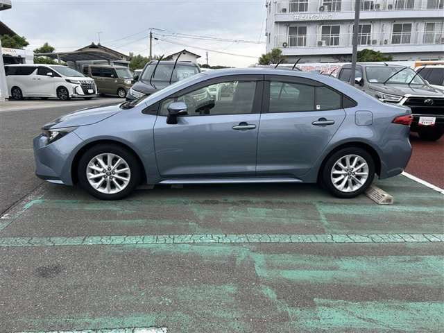 カローラ1.8 ハイブリッド S