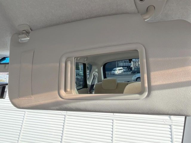 �y�o�j�e�B�~���[�z�T���o�C�U�[���ɐݒu���ꂽ�~���[�Őg�����Ȃ݃`�F�b�N!������Ƃ������C�N�����ɂ����􂵂܂���