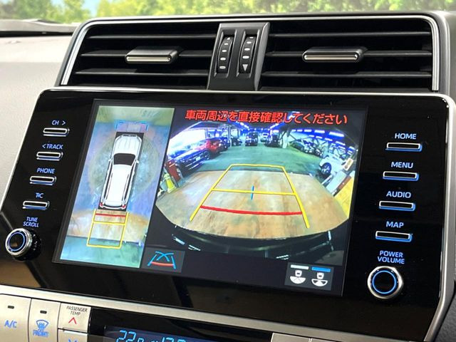 【パノラミックビューモニター】専用のカメラにより、上から見下ろしたような視点で360度クルマの周囲を確認することができます☆死角部分も確認しやすく、狭い場所での切り返しや駐車もスムーズに行えます。