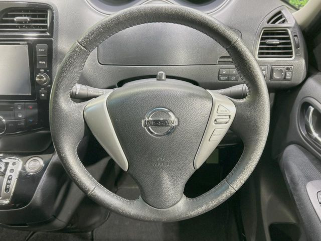 �y�����v�����X�e�A�����O�z�㎿�Ȋv���g�p���邱�ƂŁA��ɂ����������݂ƂĂ��^�]���₷���n���h���ł���