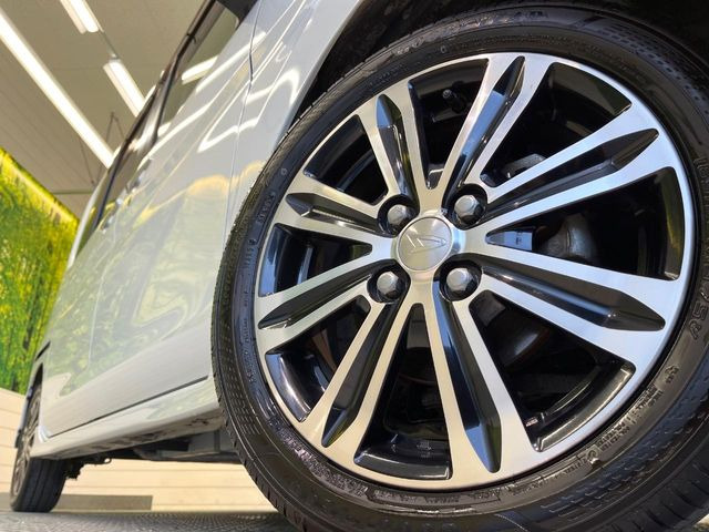 �y����15�C���`�A���~�z�C�[���z�O�ςɃ}�b�`���������A���~�z�C�[���𑕒����Ă���܂��B�e��ЊO�A���~�z�C�[����A�X�^�b�h���X�^�C�����戵�����Ă���܂��B���񂲑��k����������