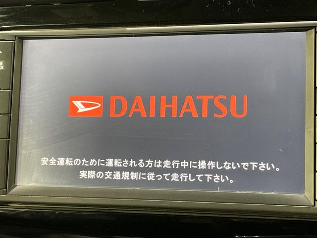 �y�����i�r�z�l�C�̏����i�r�𑕔����Ă���܂��B�i�r�̎g���₷���͂������A�I�[�f�B�I�@�\���[��!�L�����v�◷�s�͂������A�ʋ΂┃�����ȂǕ��i�̃h���C�u���y�����Ȃ�͂���