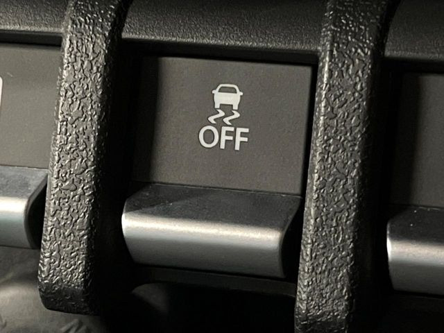 �y������h�~���u�z�ԗ��̉���������m����ƁA�����I�Ɏԗ��̐i�s������ۂ悤�Ɏԗ��𐧌䂵�܂��B�J�̓��ȂǊ���₷���H�ʏ󋵂ł����S�ȉ^�]���\�ł��B