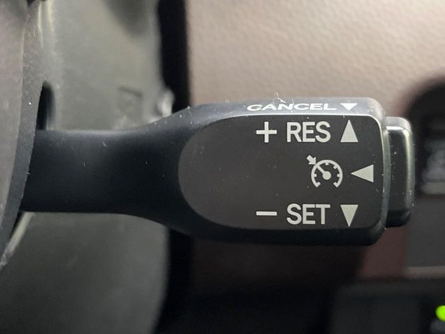 �y�N���[�Y�R���g���[���z�������H�����N���N���s�B�A�N�Z���𗣂��Ă���葬�x�ő��s���ł��A�������^�]���̕��S���y��!�����E�������ȒP�ȃX�C�b�`����Œ����ł��܂��B