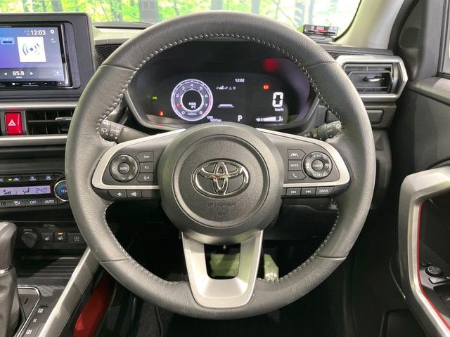 �y�����v�����X�e�A�����O�z�㎿�Ȋv���g�p���邱�ƂŁA��ɂ����������݂ƂĂ��^�]���₷���n���h���ł���