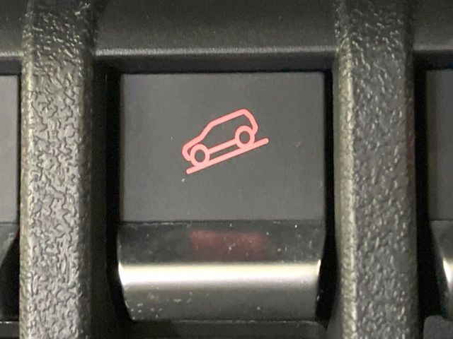 �y�_�E���q���A�V�X�g�z�}�ȍ⓹������Ƃ��Ɏ����Ńu���[�L�𐧌�A���̒ᑬ�x��ۂ��܂��B�ᓹ�∫�H�ȂǊ���₷���H�ʂ̉����ł��^�C�������b�N���Ȃ�������S!�n���h������ɏW���ł��܂�!