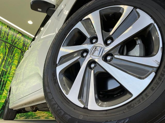 �y15�C���`�A���~�z�C�[���z�O�ςɃ}�b�`�����A���~�z�C�[���𑕒����Ă���܂��B�e��A���~�z�C�[����A�X�^�b�h���X�^�C�����戵�����Ă���܂��B���񂲑��k����������