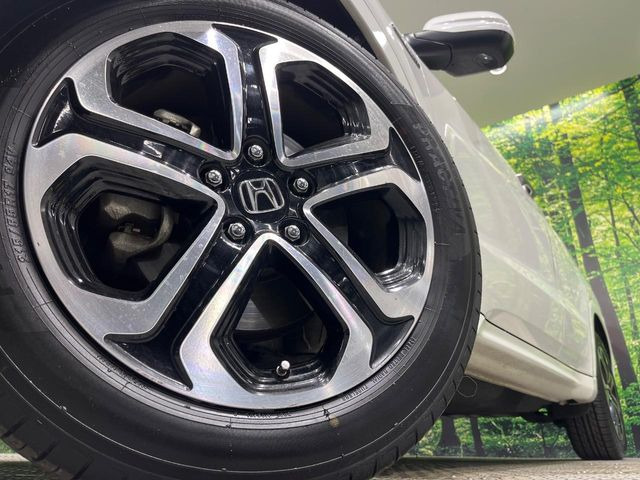 �y����17�C���`�A���~�z�C�[���z�O�ςɃ}�b�`���������A���~�z�C�[���𑕒����Ă���܂��B�e��ЊO�A���~�z�C�[����A�X�^�b�h���X�^�C�����戵�����Ă���܂��B���񂲑��k����������