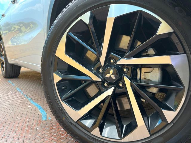 �y����20�C���`�A���~�z�C�[���z�O�ςɃ}�b�`���������A���~�z�C�[���𑕒����Ă���܂��B�e��ЊO�A���~�z�C�[����A�X�^�b�h���X�^�C�����戵�����Ă���܂��B���񂲑��k����������