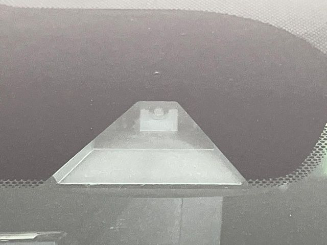 �y�C���e���W�F���g�G�}�[�W�F���V�[�u���[�L�z�t�����g�J�����őO���̎ԗ�����s�҂����m�B�Փ˂������Ȏ��͏Փ˔�Q�y���u���[�L���쓮�A�Փˉ�����T�|�[�g�B�����S�Ƀh���C�u�����y���݂��������܂��B