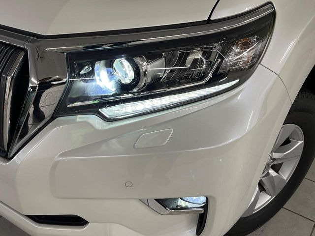 �yLED�w�b�h���C�g�z���V����ԑ��s�����ǍD�Ȏ��E���m�ۂ����S���ĉ^�]�ł��鍂�P�xLED�w�b�h���C�g�𑕔�!�_�����x�������A����d�͂��}�����Ă��܂��B