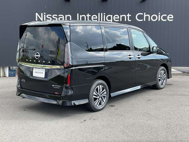 セレナ1.4 e-4ORCE ハイウェイスターV 4WD