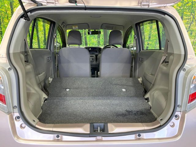 ���i�̂���������ʋ΁A���}���ɏ\���ȉ׎��X�y�[�X���m�ۂ��Ă���܂��B�Z�J���h�V�[�g��|���ƁA�傫�ȉו��̐ύڂ��\�ł���