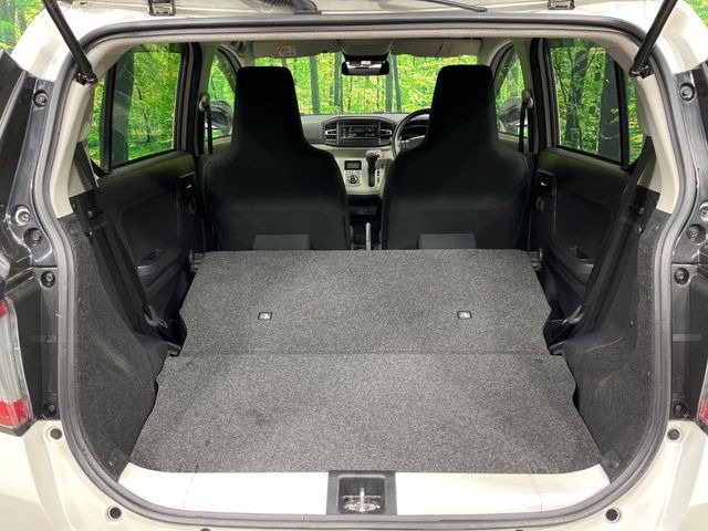 ���i�̂���������ʋ΁A���}���ɏ\���ȉ׎��X�y�[�X���m�ۂ��Ă���܂��B�Z�J���h�V�[�g��|���ƁA�傫�ȉו��̐ύڂ��\�ł���