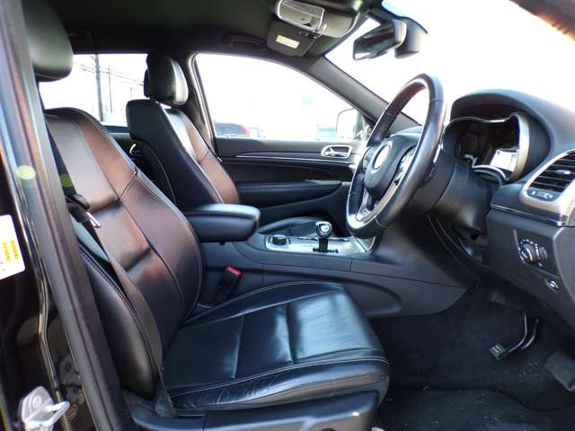 �O���[�v�݌�150��ȏ� �݌ɂɂȂ��Ԃ��T���܂������K���i�̃h���C�u���R�[�_�[�����t���\�ł� �{�X�ł̓��F���t�@�C�A ���[�h�X�^�[ �N���E�� LS �X�J�C���C�� �}�[�NX 86 �݌ɂ��L�x