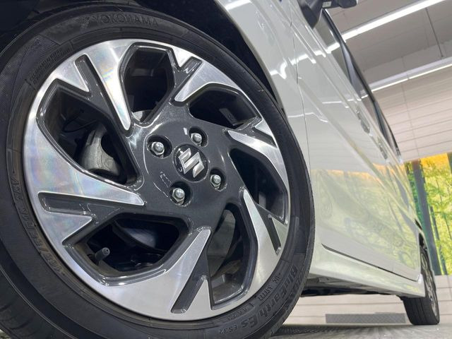 【純正アルミホイール】外観にマッチした純正アルミホイールを装着しております。各種社外アルミホイールや、スタッドレスタイヤも取扱いしております。是非ご相談ください♪