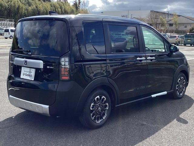 フリード1.5 e:HEV クロスター