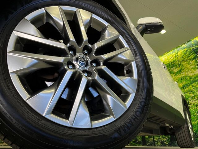 �y����19�C���`�A���~�z�C�[���z�O�ςɃ}�b�`���������A���~�z�C�[���𑕒����Ă���܂��B�e��ЊO�A���~�z�C�[����A�X�^�b�h���X�^�C�����戵�����Ă���܂��B���񂲑��k����������