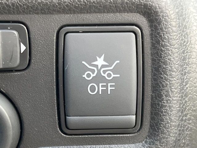 �y�C���e���W�F���g�G�}�[�W�F���V�[�u���[�L�z�t�����g�J�����őO���̎ԗ�����s�҂����m�B�Փ˂������Ȏ��͏Փ˔�Q�y���u���[�L���쓮�A�Փˉ�����T�|�[�g�B�����S�Ƀh���C�u�����y���݂��������܂��B