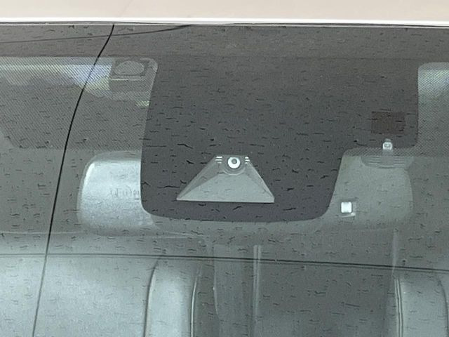 �y�g���^�Z�[�t�e�B�Z���X�z���s���ɑO���̎ԗ�����F�����A�Փ˂������Ȏ��͌x��ƃu���[�L�ŏՓˉ���Ɣ�Q�y�����A�V�X�g�B�����S�Ƀh���C�u�����y���݂��������܂��B