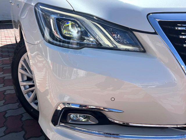 �yLED�w�b�h���C�g�z���V����ԑ��s�����ǍD�Ȏ��E���m�ۂ����S���ĉ^�]�ł��鍂�P�xLED�w�b�h���C�g�𑕔�!�_�����x�������A����d�͂��}�����Ă��܂��B