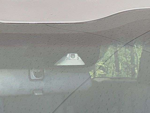 �y�z���_�Z���V���O�z���s���ɑO���̎ԗ�����F�����A�Փ˂������Ȏ��͌x��ƃu���[�L�ŏՓˉ���Ɣ�Q�y�����A�V�X�g�B�����S�Ƀh���C�u�����y���݂��������܂��B