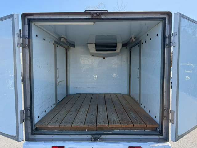 �C�ɂȂ邨�Ԃ�����܂�����E�̓d�b�ԍ����璼�ڂ��X�ɂ��₢���킹���������B�x�����@����ԗ����A��Ԃ܂łȂ�ł������������Ē����܂��B�X�^�b�t�ꓯ���A�����҂����Ă���܂��B