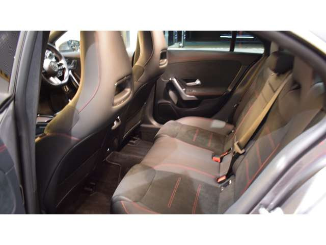 CLAクラスCLA180 (BSG搭載モデル) AMGラインパッケージ