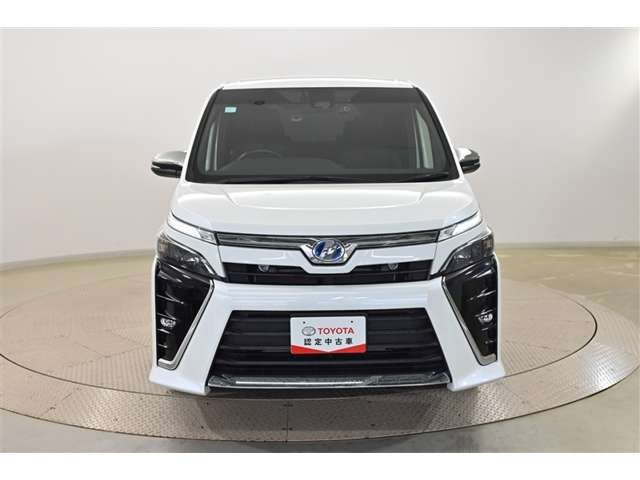 ヴォクシー1.8 ハイブリッド ZS 煌