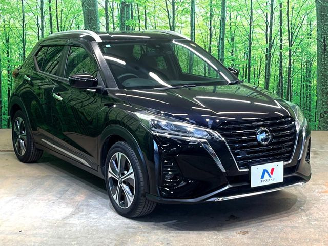 高透明度のガラス皮膜で撥水はもちろん、上質なツヤ・光沢を実現。紫外線や酸性雨から大切な愛車を保護し、色あせ・劣化を防止。「弾スプラッシュコート」、「弾プリミッサコート」からお選びいただけます。