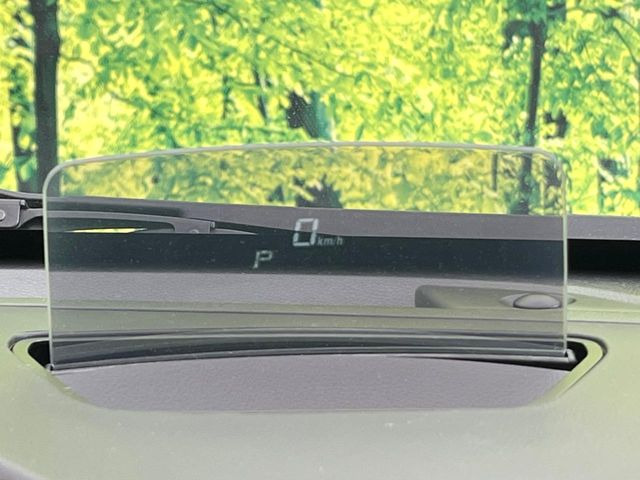 �y�w�b�h�A�b�v�f�B�X�v���C�z���݂̑��x�⑖�s�����f�W�^���\���ŉ^�]�ȑO���̃K���X�ɓ��e!�^�]���A�ڐ������炳���K�v�ȏ����m�F�ł���̂łƂ��Ă��֗��ň��S!