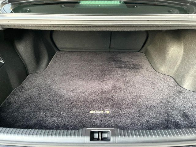 ���i�̂���������ʋ΁A���}���ɏ\���ȉ׎��X�y�[�X���m�ۂ��Ă���܂��B