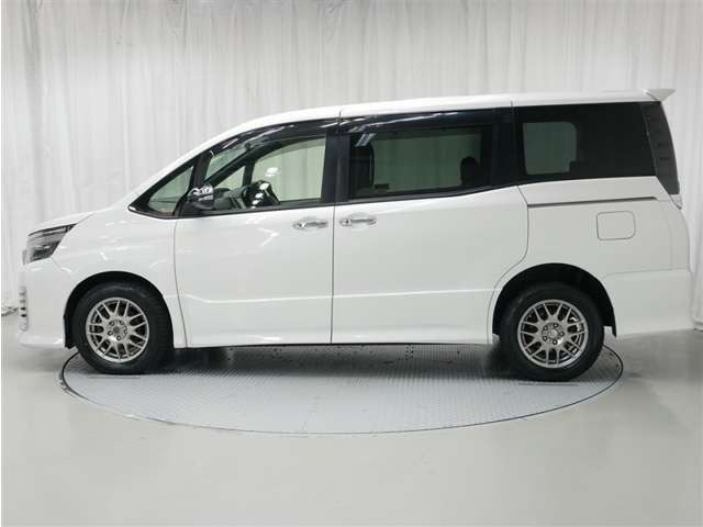 ヴォクシー2.0 ZS 煌II 4WD