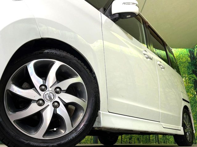 �y����14�C���`�A���~�z�C�[���z�O�ςɃ}�b�`���������A���~�z�C�[���𑕒����Ă���܂��B�e��ЊO�A���~�z�C�[����A�X�^�b�h���X�^�C�����戵�����Ă���܂��B���񂲑��k����������