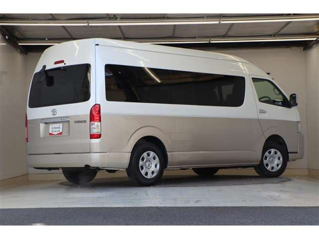 ハイエース2.7 グランドキャビン 4WD