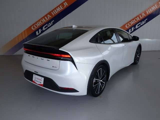 プリウス2.0 G E-Four 4WD