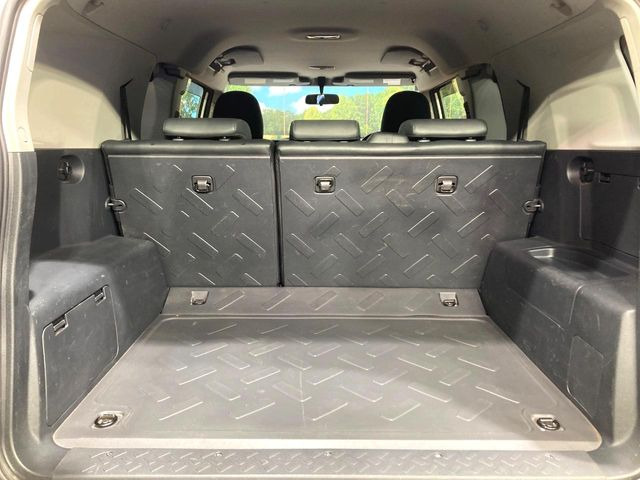 ���i�̂���������ʋ΁A���}���ɏ\���ȉ׎��X�y�[�X���m�ۂ��Ă���܂��B�Z�J���h�V�[�g��|���ƁA�傫�ȉו��̐ύڂ��\�ł���