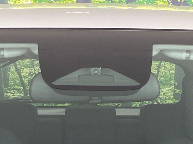 �y�z���_�Z���V���O�z���s���ɑO���̎ԗ�����F�����A�Փ˂������Ȏ��͌x��ƃu���[�L�ŏՓˉ���Ɣ�Q�y�����A�V�X�g�B�����S�Ƀh���C�u�����y���݂��������܂��B