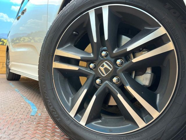 �y����17�C���`�A���~�z�C�[���z�O�ςɃ}�b�`���������A���~�z�C�[���𑕒����Ă���܂��B�e��ЊO�A���~�z�C�[����A�X�^�b�h���X�^�C�����戵�����Ă���܂��B���񂲑��k����������