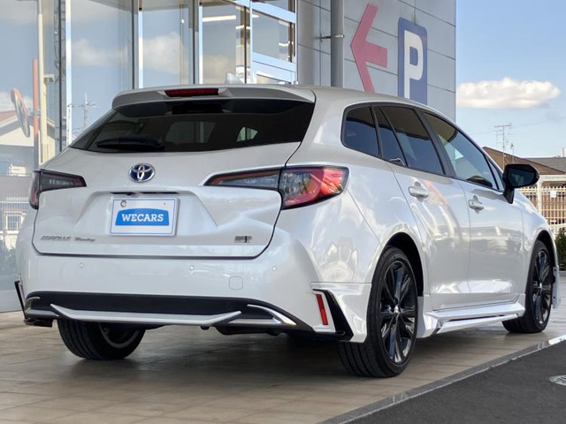 カローラツーリング1.8 ハイブリッド W×B