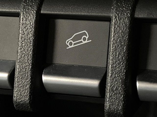 �y�_�E���q���A�V�X�g�z�}�ȍ⓹������Ƃ��Ɏ����Ńu���[�L�𐧌�A���̒ᑬ�x��ۂ��܂��B�ᓹ�∫�H�ȂǊ���₷���H�ʂ̉����ł��^�C�������b�N���Ȃ�������S!�n���h������ɏW���ł��܂�!