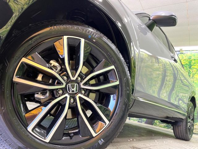 �y����18�C���`�A���~�z�C�[���z�O�ςɃ}�b�`���������A���~�z�C�[���𑕒����Ă���܂��B�e��ЊO�A���~�z�C�[����A�X�^�b�h���X�^�C�����戵�����Ă���܂��B���񂲑��k����������