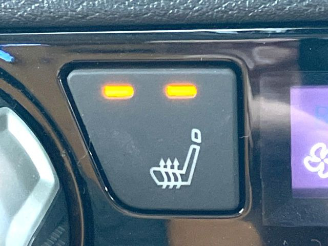 【シートヒーター】寒い日に重宝するシートヒーター!エアコンより早く温まってくれるので寒がりの人も安心ですね♪エアコンの温風は乾燥するから苦手、という方にもをおすすめです。