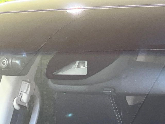 �y�z���_�Z���V���O�z���s���ɑO���̎ԗ�����F�����A�Փ˂������Ȏ��͌x��ƃu���[�L�ŏՓˉ���Ɣ�Q�y�����A�V�X�g�B�����S�Ƀh���C�u�����y���݂��������܂��B