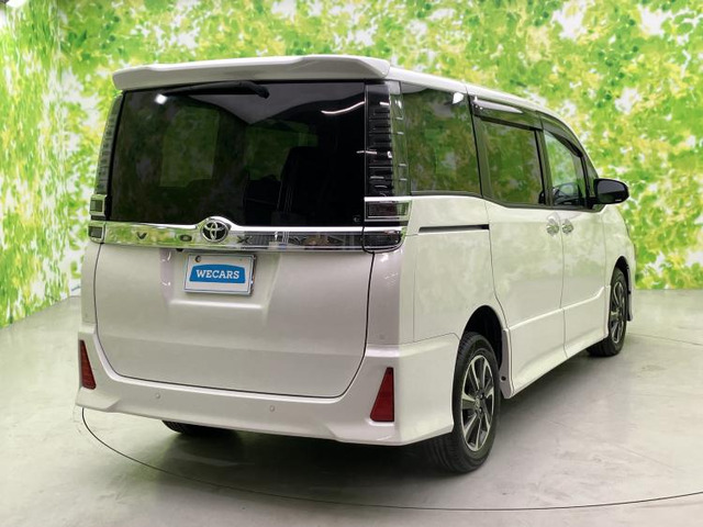 ヴォクシー2.0 ZS 煌II 4WD