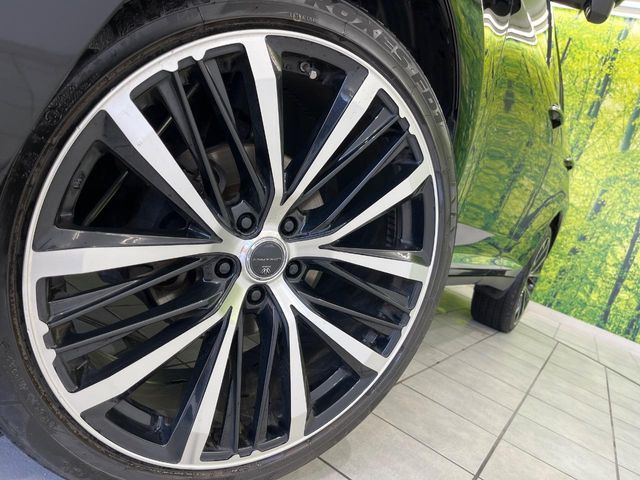 �y21�C���`�A���~�z�C�[���z�O�ςɃ}�b�`�����A���~�z�C�[���𑕒����Ă���܂��B�e��A���~�z�C�[����A�X�^�b�h���X�^�C�����戵�����Ă���܂��B���񂲑��k����������