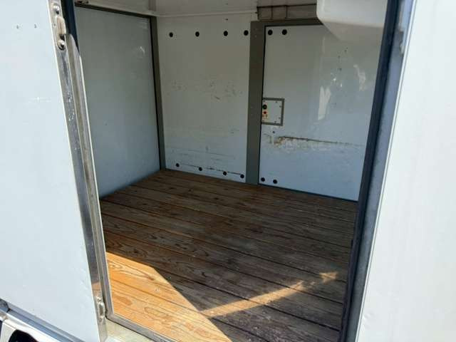 �C�ɂȂ邨�Ԃ�����܂�����E�̓d�b�ԍ����璼�ڂ��X�ɂ��₢���킹���������B�x�����@����ԗ����A��Ԃ܂łȂ�ł������������Ē����܂��B�X�^�b�t�ꓯ���A�����҂����Ă���܂��B